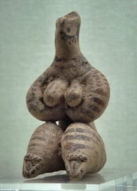 Female figurine, Syria, 5000 BC / Ancient Orient Museum