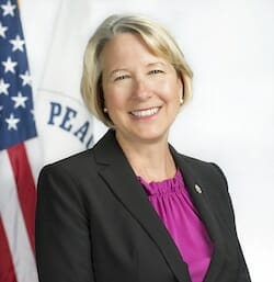 キャリー・ヘスラー・ラデレット米国平和部隊長官(Dir Carrie Hessler-Radelet)/ Peace Corps