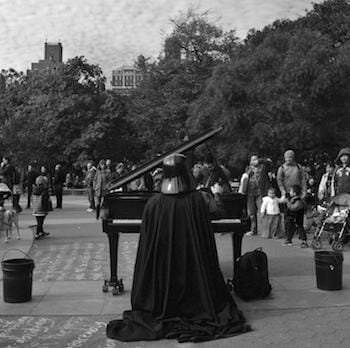 A classical side of the force./ Angela Russo