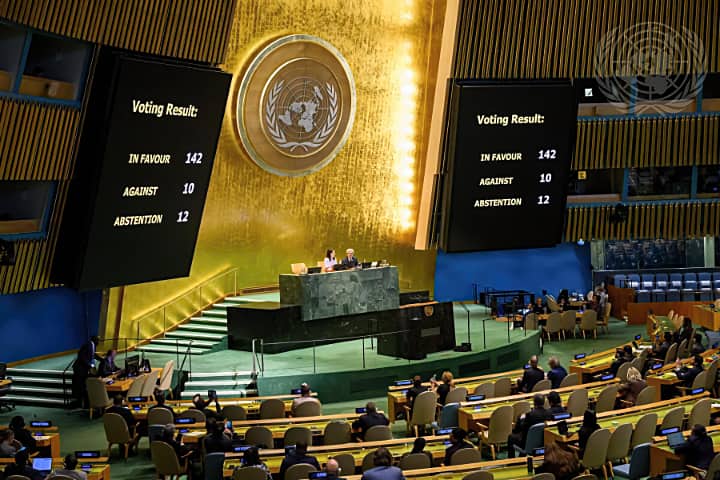 General Assembly endorses New York Declaration on two-State solution between Israel and Palestine